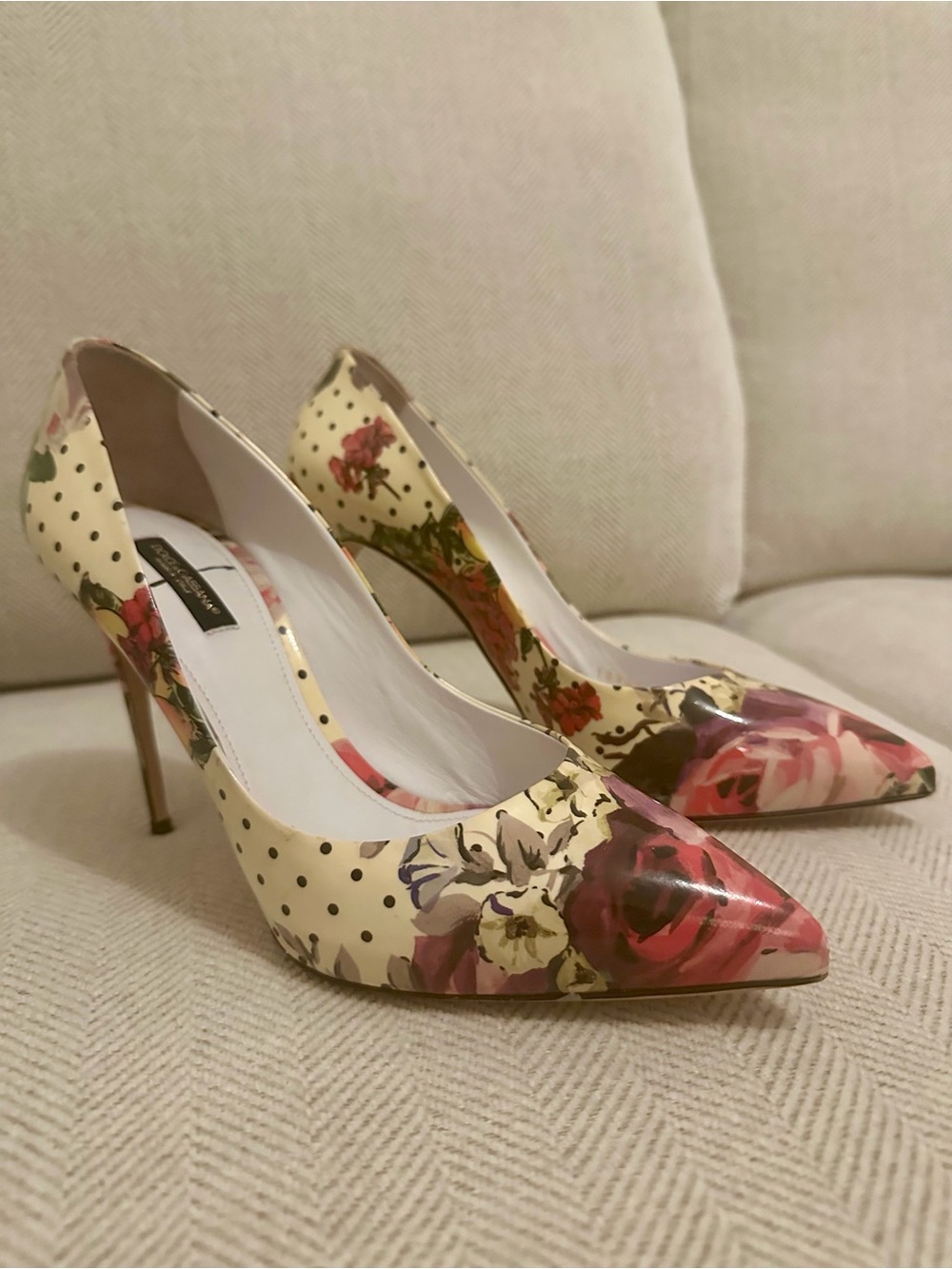Dolce & Gabbana Antique Cream Floral Polka Dot Pointed-Toe Stiletto Pumps